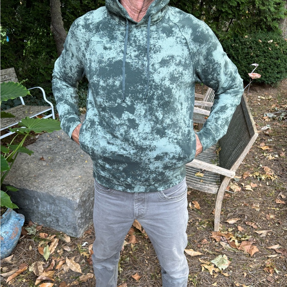 Lululemon men’s hoodie - Picture 8 of 10